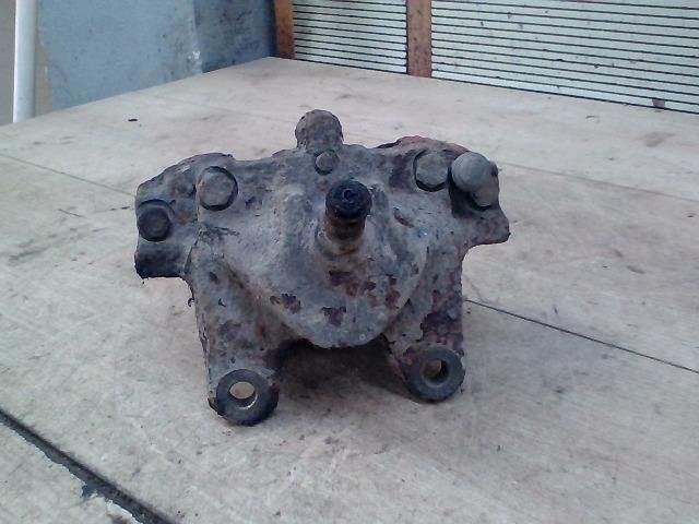 bontott MERCEDES-BENZ C-CLASS Jobb hátsó Féknyereg Munkahengerrel