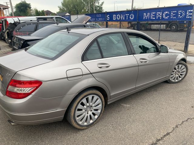 bontott MERCEDES-BENZ C-CLASS Jobb első Kerékagy