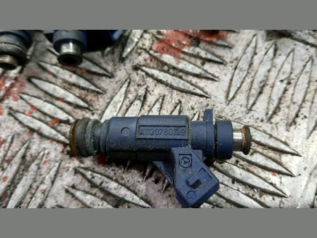 bontott MERCEDES-BENZ C-CLASS Porlasztó (1 db)