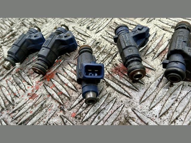 bontott MERCEDES-BENZ C-CLASS Porlasztó (1 db)