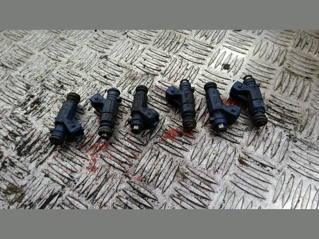 bontott MERCEDES-BENZ C-CLASS Porlasztó (1 db)