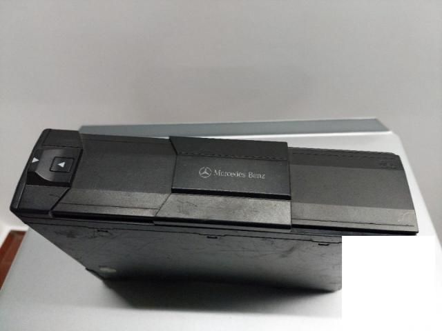 bontott MERCEDES-BENZ C-CLASS CD / DVD Tár