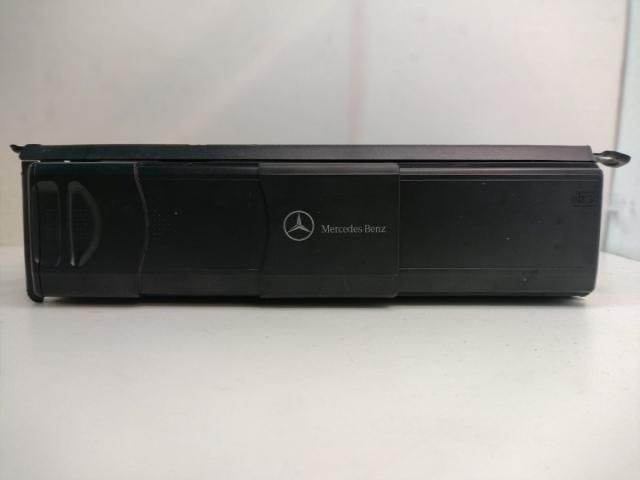 bontott MERCEDES-BENZ C-CLASS CD / DVD Tár