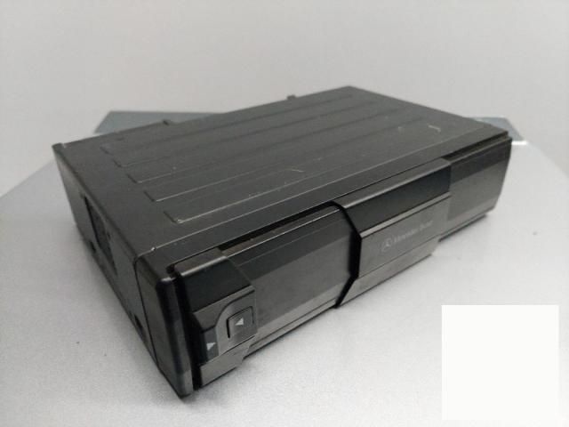 bontott MERCEDES-BENZ C-CLASS CD / DVD Tár