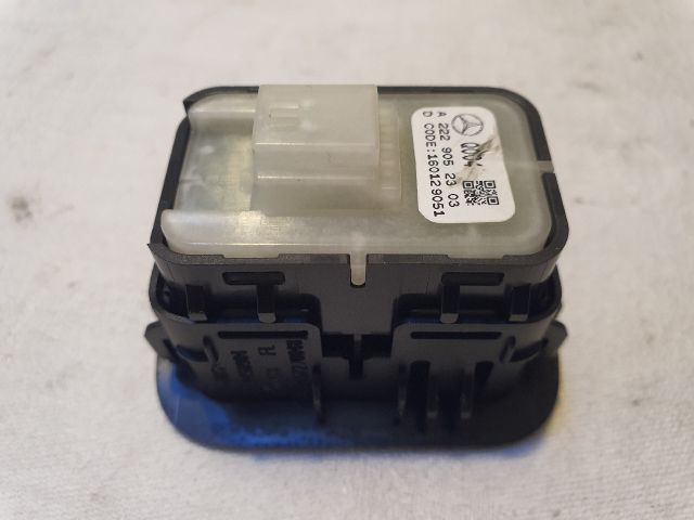 bontott MERCEDES-BENZ C-CLASS Csomagtér Nyitó Kar / Gomb