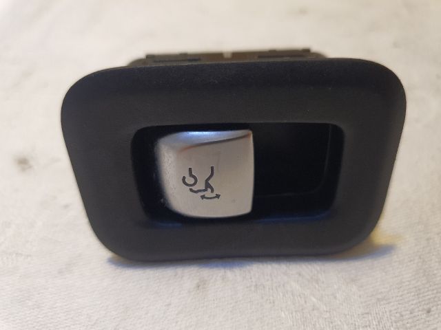 bontott MERCEDES-BENZ C-CLASS Csomagtér Nyitó Kar / Gomb