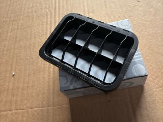 bontott MERCEDES-BENZ C-CLASS Csomagtér Szellőző Hátsó