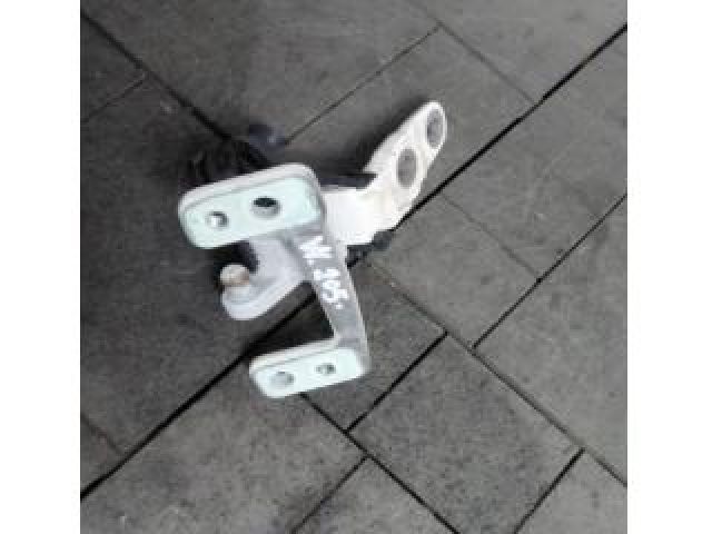 bontott MERCEDES-BENZ C-CLASS Csomagtérajtó Bal Zsanér