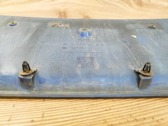 bontott MERCEDES-BENZ C-CLASS Csomagtérajtó Díszléc