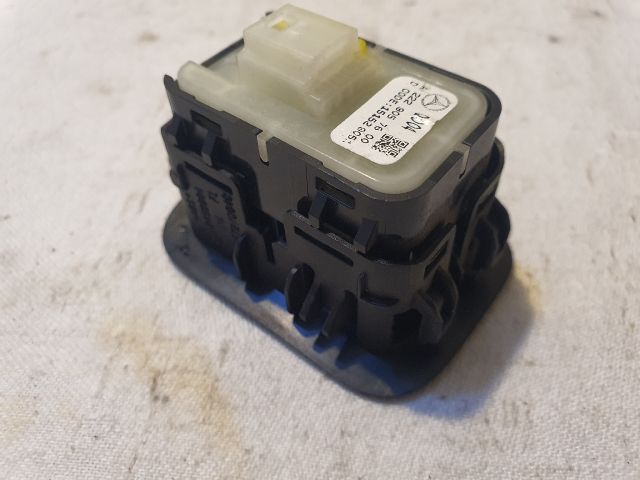 bontott MERCEDES-BENZ C-CLASS Csomagtérajtó Kapcsoló