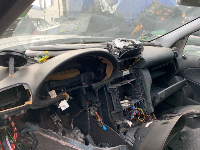 bontott MERCEDES-BENZ C-CLASS Csomagtérajtó Kárpit