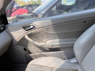 bontott MERCEDES-BENZ C-CLASS Csomagtérajtó Kárpit