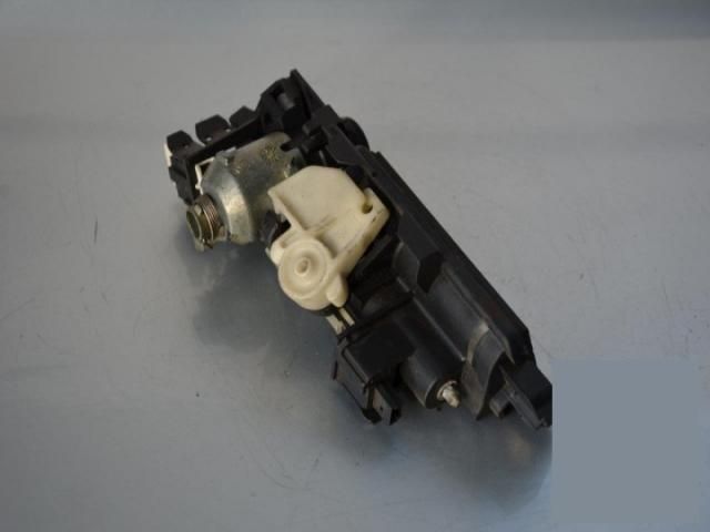 bontott MERCEDES-BENZ C-CLASS Csomagtérajtó Kilincs