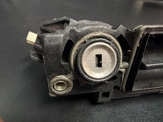 bontott MERCEDES-BENZ C-CLASS Csomagtérajtó Kilincs