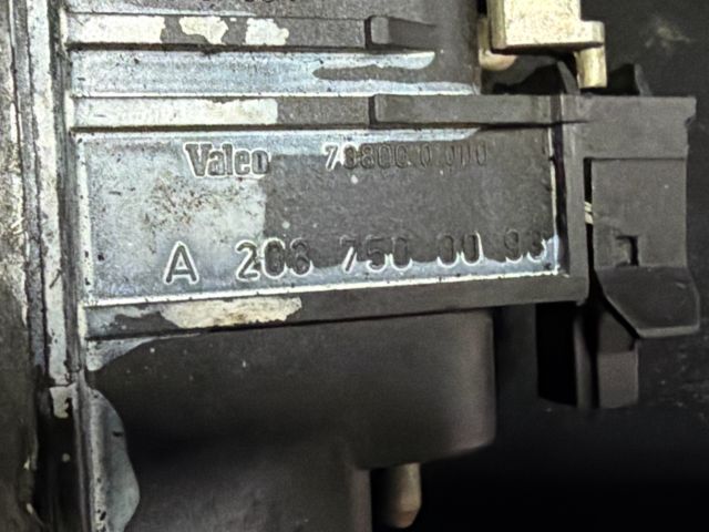 bontott MERCEDES-BENZ C-CLASS Csomagtérajtó Kilincs