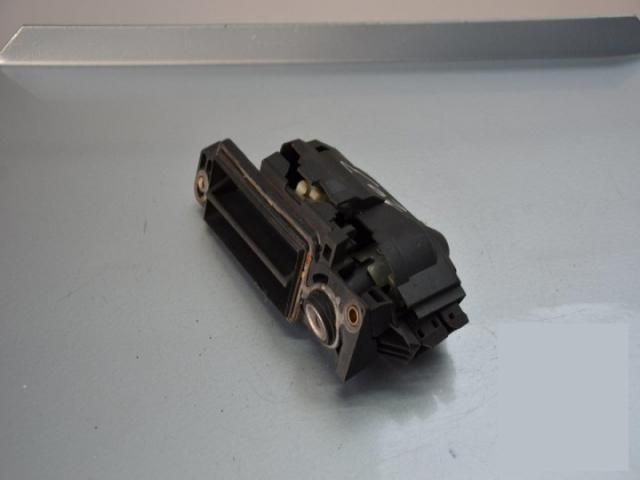 bontott MERCEDES-BENZ C-CLASS Csomagtérajtó Kilincs