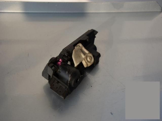 bontott MERCEDES-BENZ C-CLASS Csomagtérajtó Kilincs