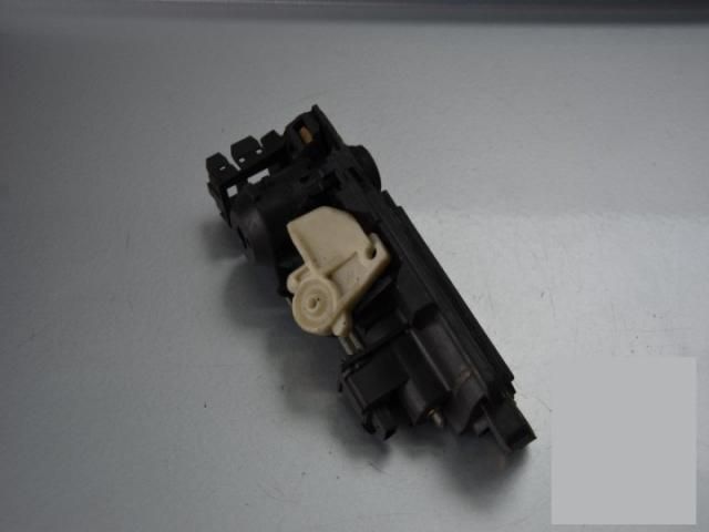 bontott MERCEDES-BENZ C-CLASS Csomagtérajtó Kilincs