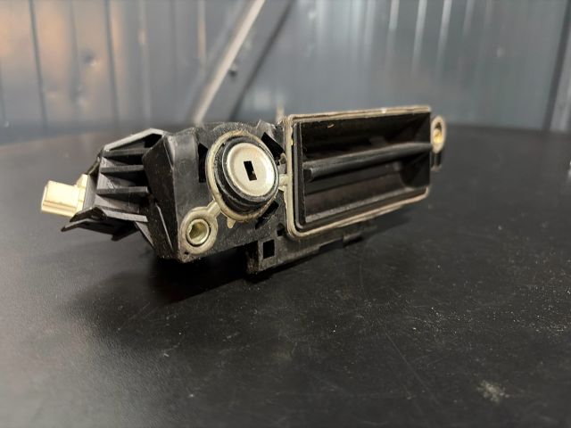 bontott MERCEDES-BENZ C-CLASS Csomagtérajtó Kilincs