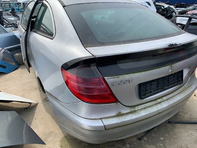 bontott MERCEDES-BENZ C-CLASS Csomagtérajtó (Üres lemez)