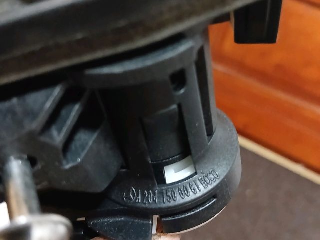 bontott MERCEDES-BENZ C-CLASS Csomagtérajtó Zárbetét