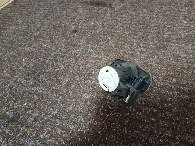 bontott MERCEDES-BENZ C-CLASS Csomagtérajtó Zárbetét