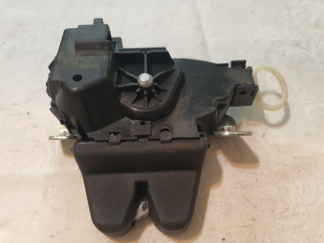 bontott MERCEDES-BENZ C-CLASS Csomagtérajtó Zárszerkezet