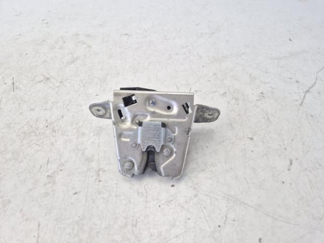 bontott MERCEDES-BENZ C-CLASS Csomagtérajtó Zárszerkezet