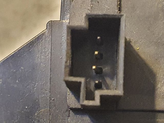 bontott MERCEDES-BENZ C-CLASS Csomagtérajtó Zárszerkezet