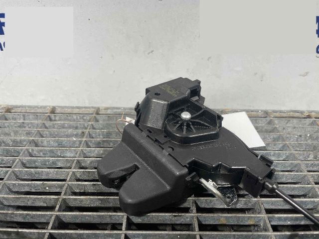 bontott MERCEDES-BENZ C-CLASS Csomagtérajtó Zárszerkezet