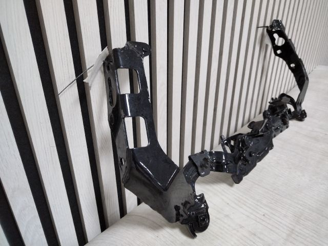 bontott MERCEDES-BENZ C-CLASS Csomagtérajtó Zsanér