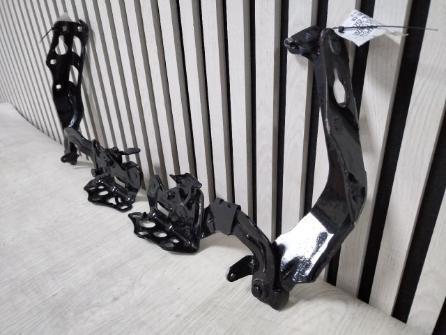 bontott MERCEDES-BENZ C-CLASS Csomagtérajtó Zsanér