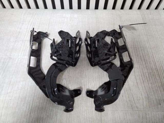 bontott MERCEDES-BENZ C-CLASS Csomagtérajtó Zsanér