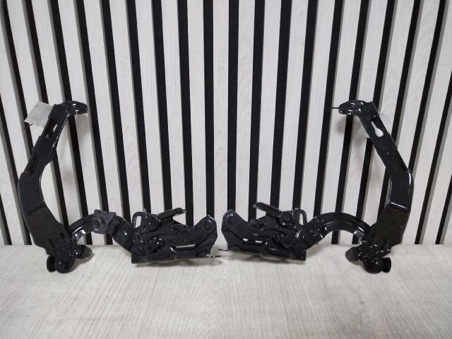 bontott MERCEDES-BENZ C-CLASS Csomagtérajtó Zsanér