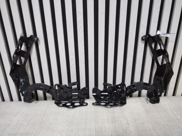 bontott MERCEDES-BENZ C-CLASS Csomagtérajtó Zsanér