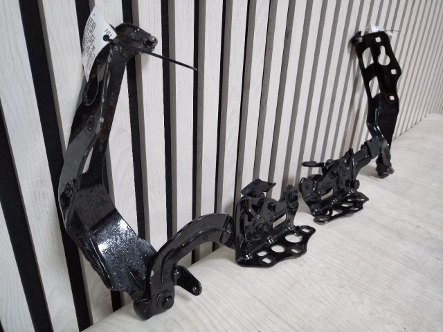 bontott MERCEDES-BENZ C-CLASS Csomagtérajtó Zsanér