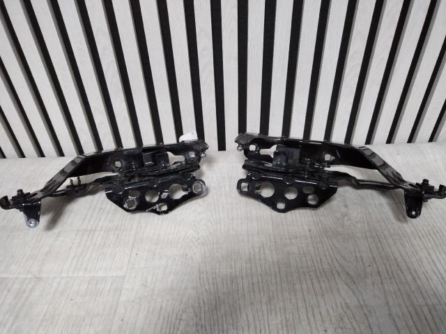 bontott MERCEDES-BENZ C-CLASS Csomagtérajtó Zsanér