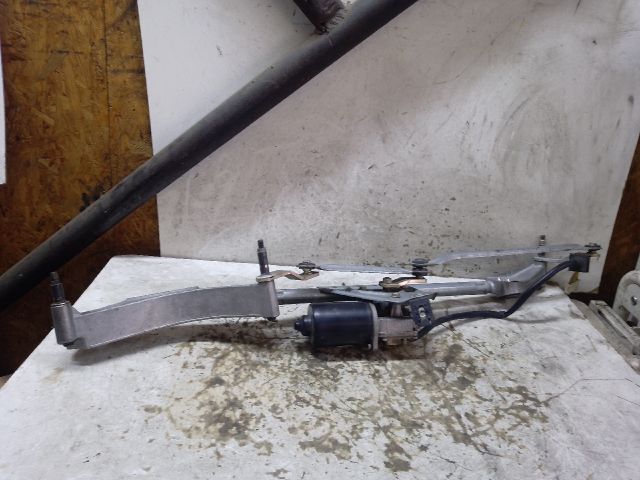 bontott MERCEDES-BENZ C-CLASS Első Ablaktörlő Szerkezet Motorral