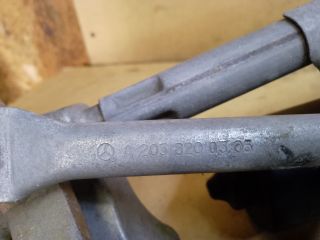 bontott MERCEDES-BENZ C-CLASS Első Ablaktörlő Szerkezet Motorral