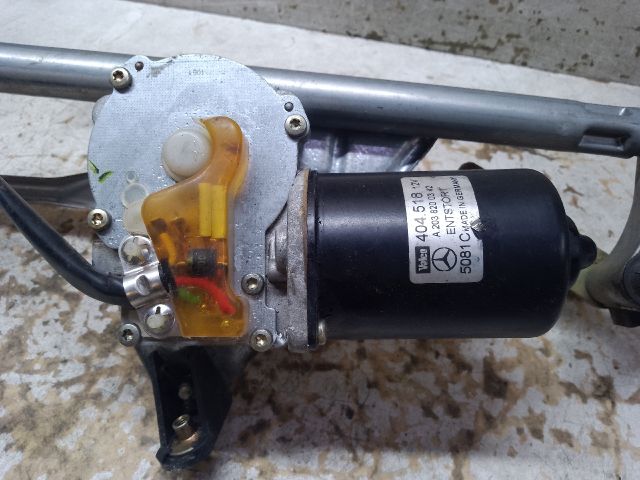 bontott MERCEDES-BENZ C-CLASS Első Ablaktörlő Szerkezet Motorral