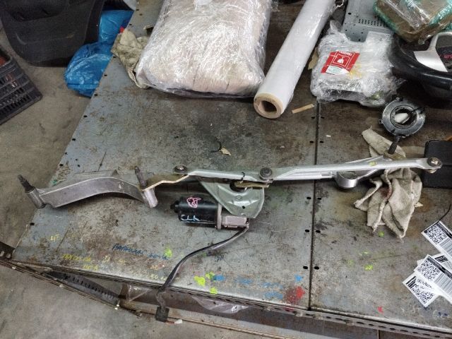 bontott MERCEDES-BENZ C-CLASS Első Ablaktörlő Szerkezet Motorral