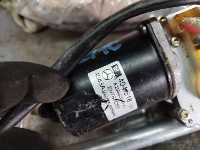 bontott MERCEDES-BENZ C-CLASS Első Ablaktörlő Szerkezet Motorral