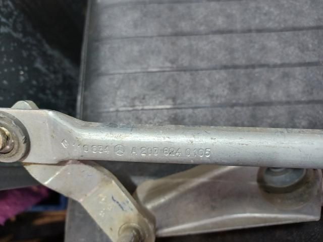 bontott MERCEDES-BENZ C-CLASS Első Ablaktörlő Szerkezet