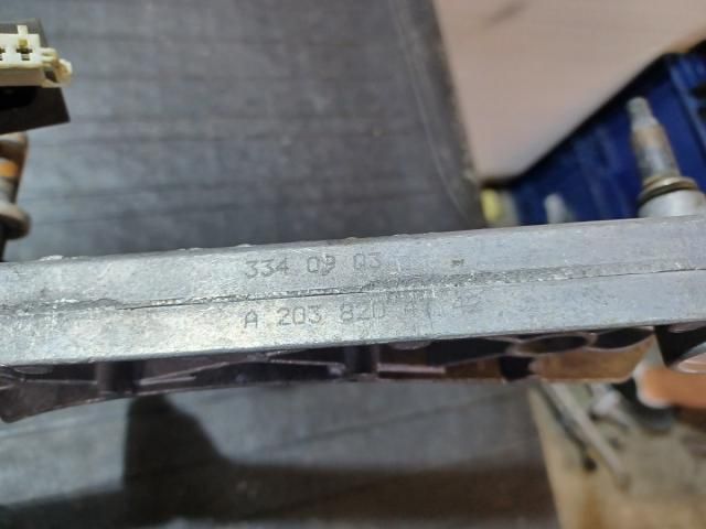 bontott MERCEDES-BENZ C-CLASS Első Ablaktörlő Szerkezet