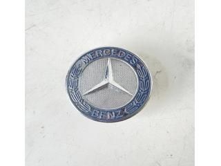 bontott MERCEDES-BENZ C-CLASS Első Embléma