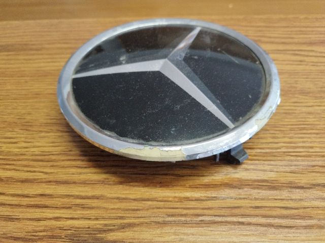 bontott MERCEDES-BENZ C-CLASS Első Embléma