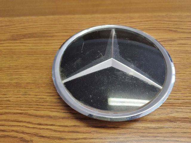 bontott MERCEDES-BENZ C-CLASS Első Embléma