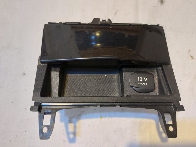 bontott MERCEDES-BENZ C-CLASS Első Hamutartó