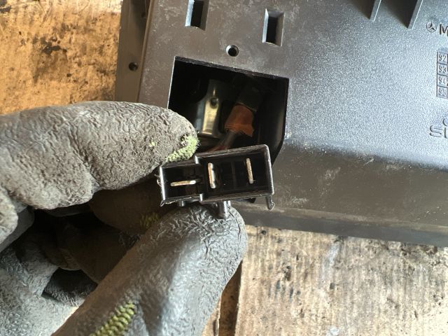 bontott MERCEDES-BENZ C-CLASS Első Hamutartó