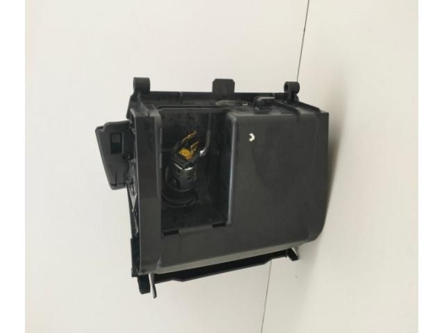 bontott MERCEDES-BENZ C-CLASS Első Hamutartó